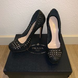 BNIB black leather woven pumps from Prada!